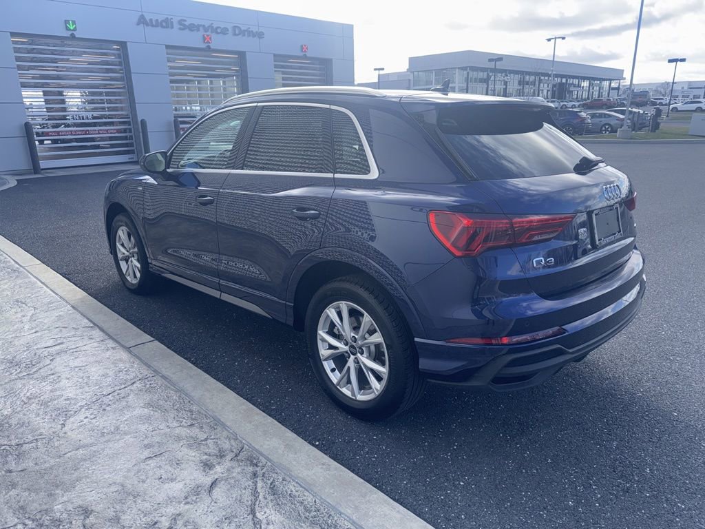 Certified 2025 Audi Q3 2.0T Premium Plus w/ Premium Plus Package AWD/4WD image 19