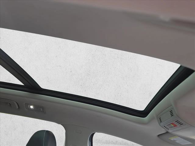 Used 2025 Volkswagen Taos SE image 25