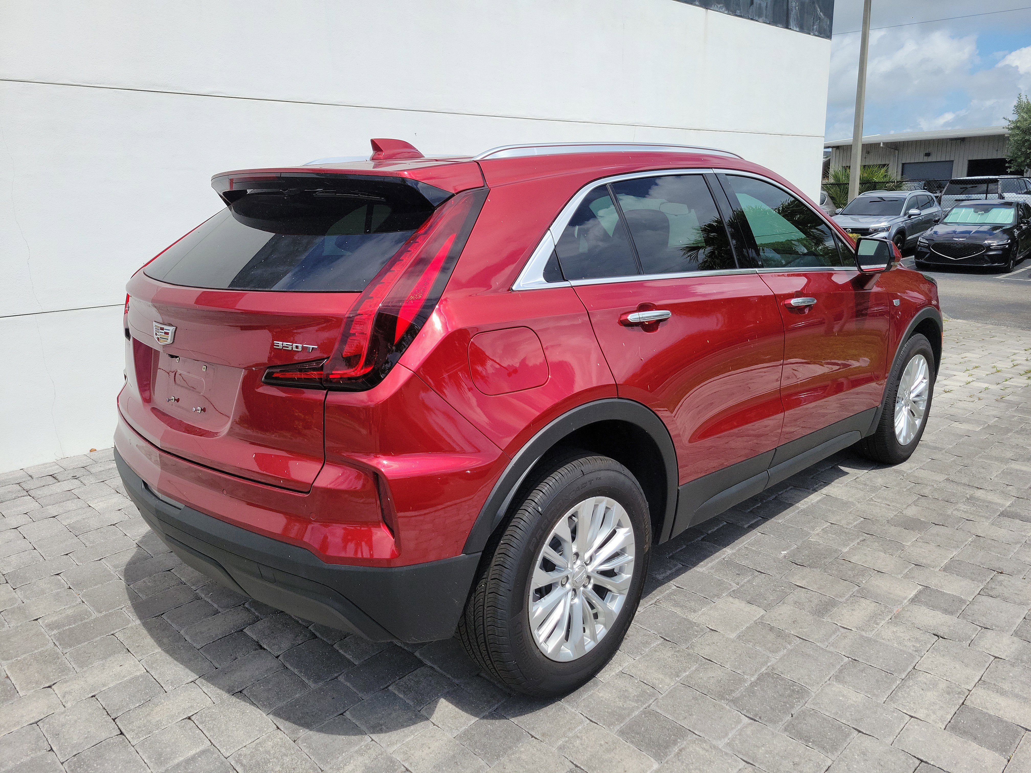 Used 2024 Cadillac XT4 Luxury FWD image 6
