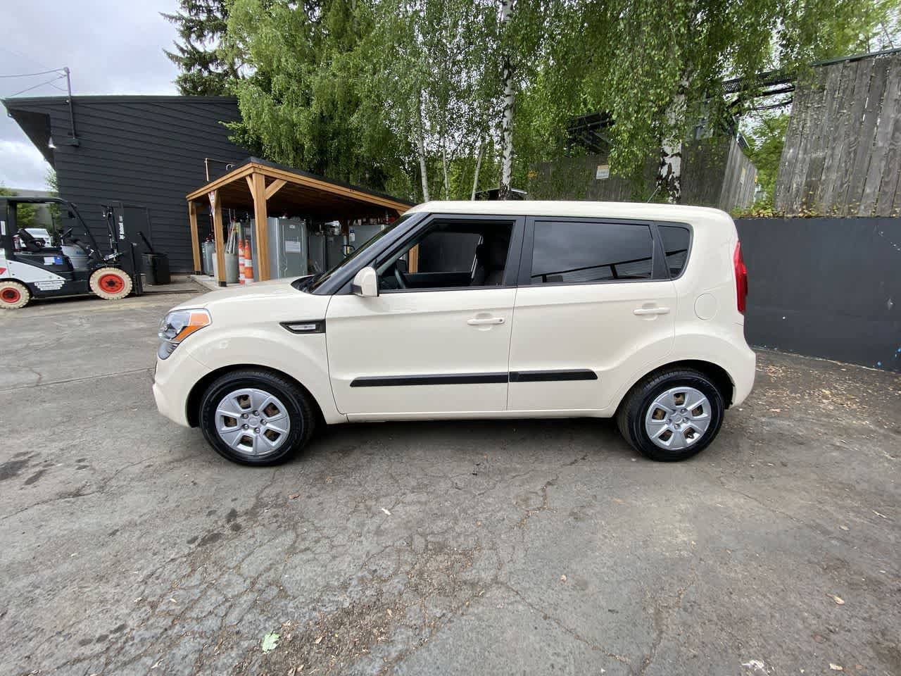 Used 2012 Kia Soul FWD image 3
