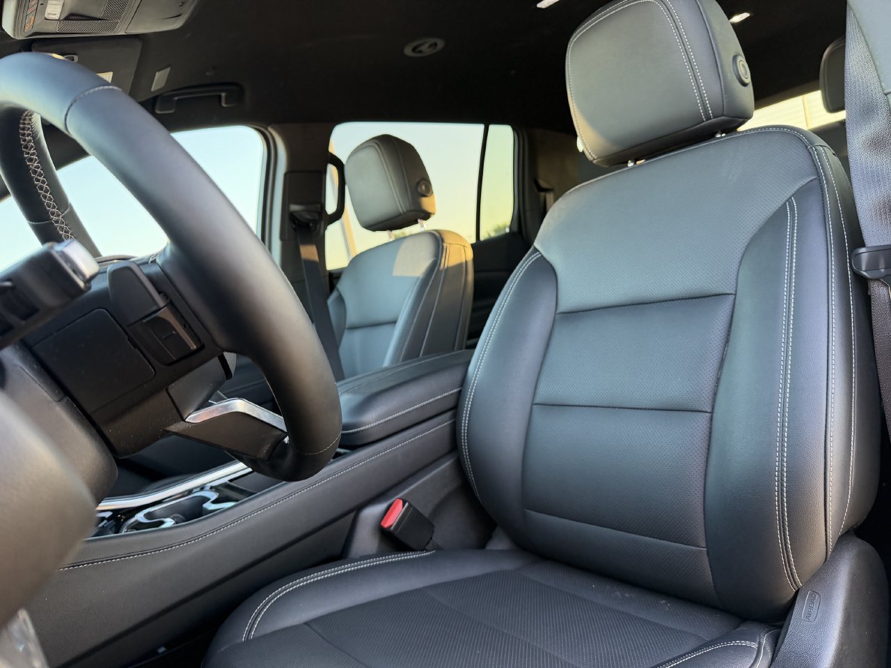Used 2025 Chevrolet Traverse LT FWD image 23