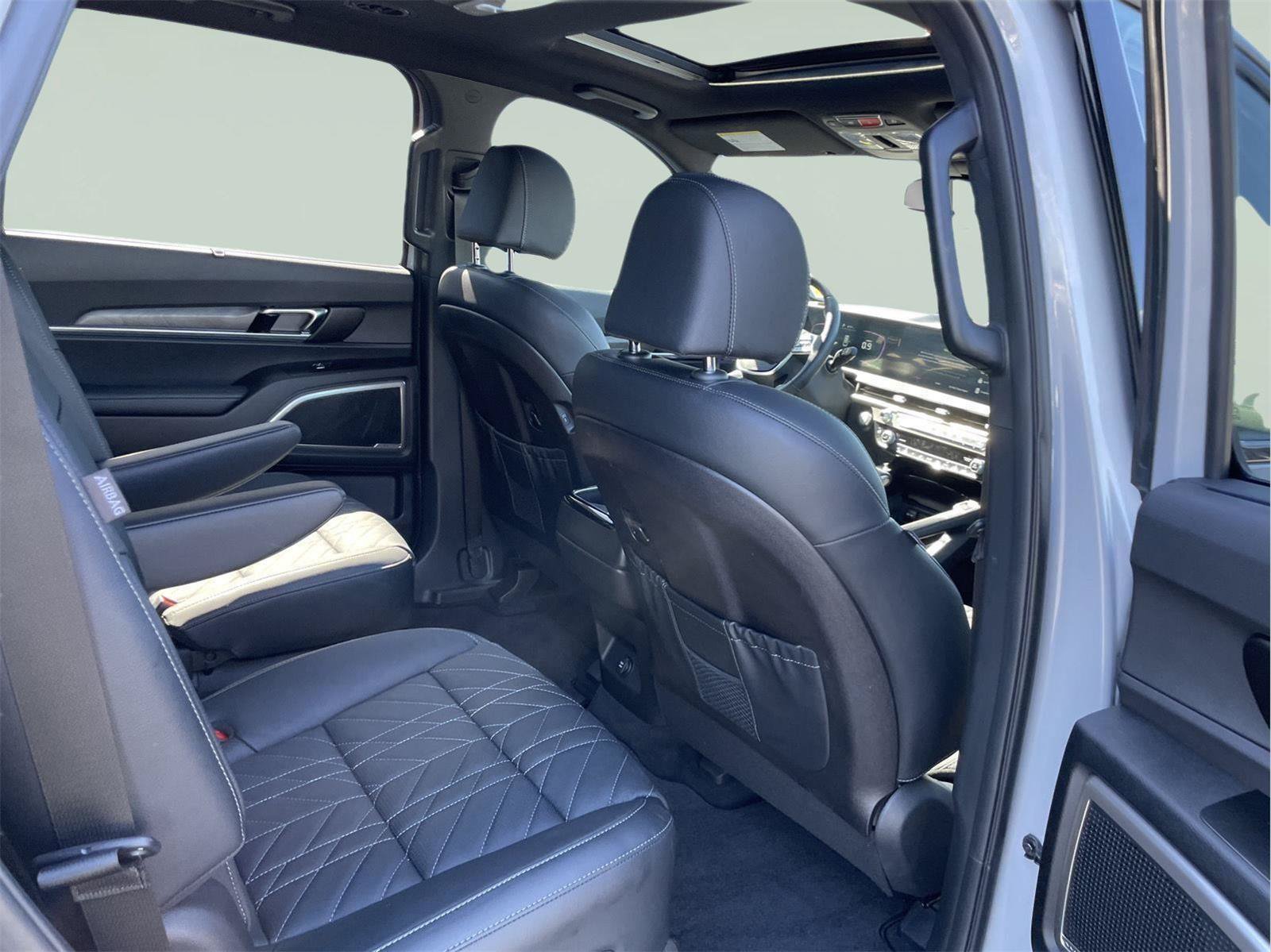Used 2024 Kia Telluride EX X-Line AWD/4WD image 19