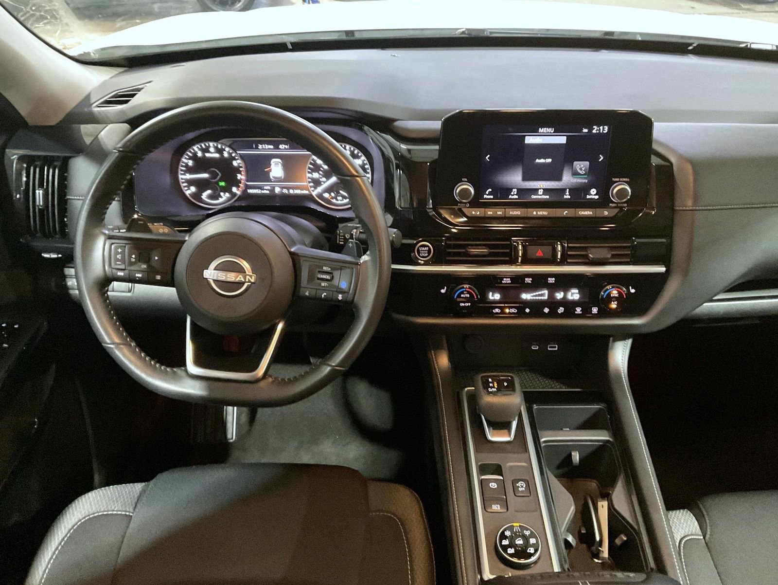 Used 2024 Nissan Pathfinder SV w/ Lighting Package (N92) image 14