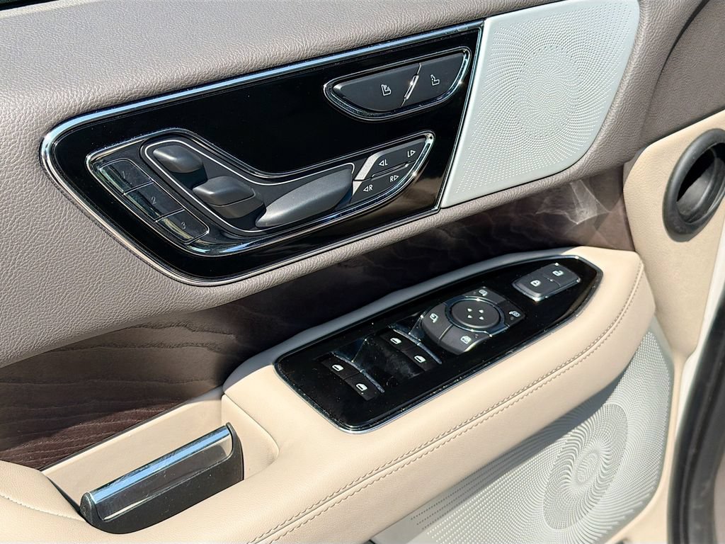 Used 2023 Lincoln Navigator Reserve AWD/4WD image 20