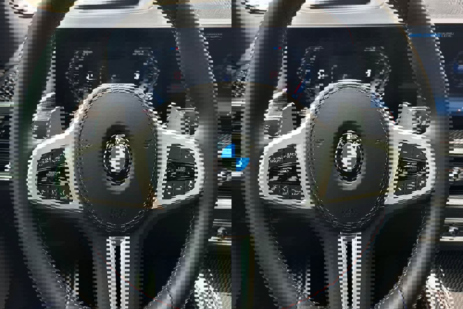 Used 2025 BMW X5 M60i w/ Executive Package image 25