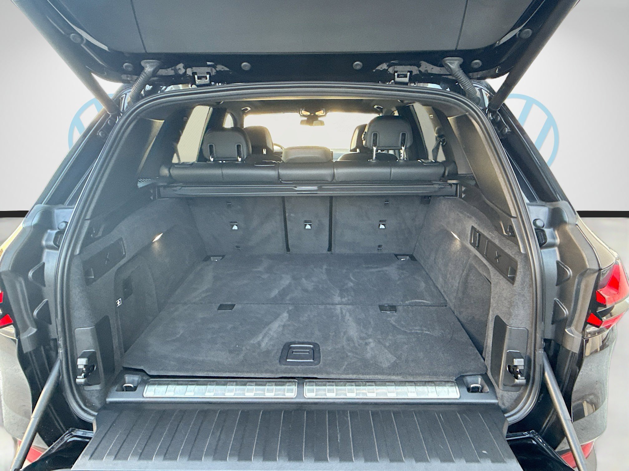 Used 2024 BMW X5 xDrive50e w/ Premium Package image 28