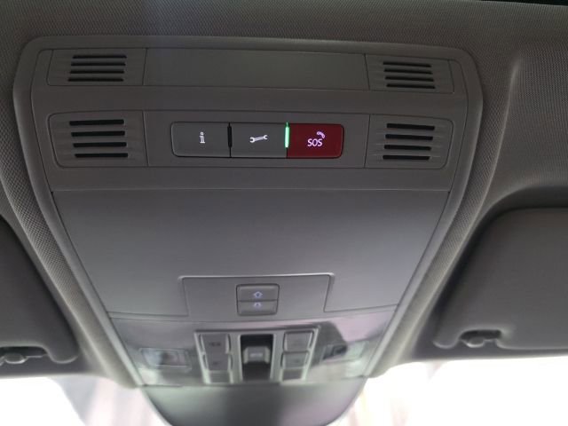 Certified 2025 Volkswagen Taos SEL w/ Black Wheel Plus Package image 22