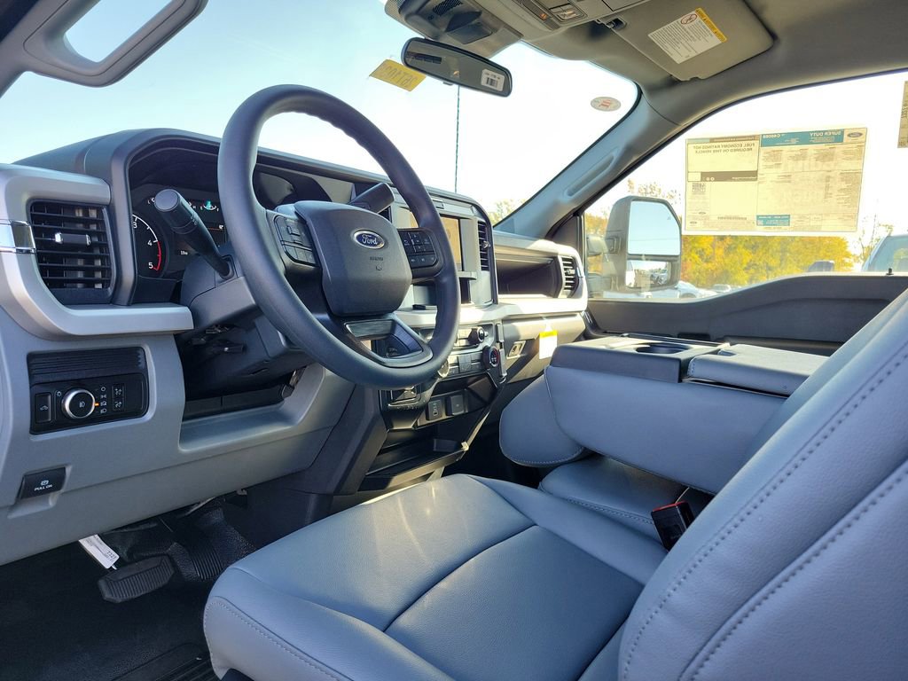 New 2026 Ford F550 4x4 Crew Cab image 19