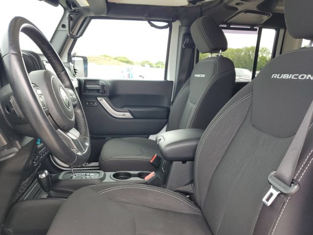 Used 2017 Jeep Wrangler Unlimited Rubicon w/ Cold Weather Group AWD/4WD image 6
