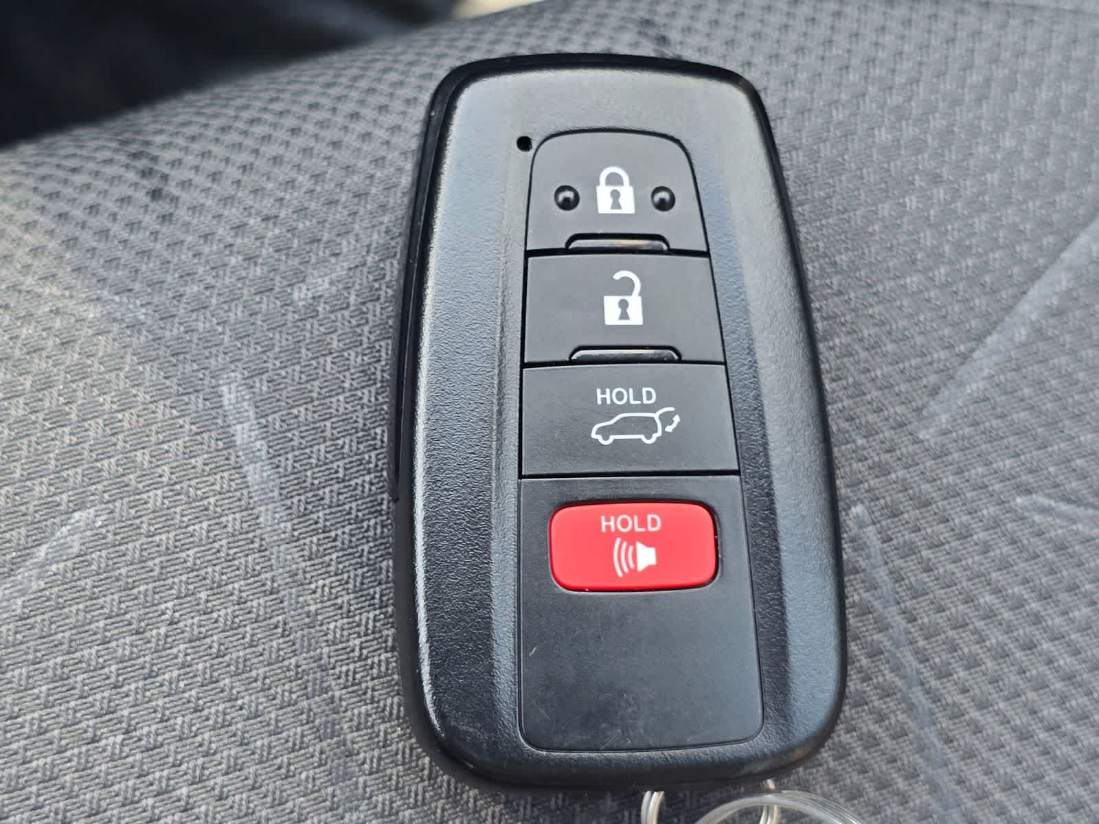 Used 2025 Toyota RAV4 XLE w/ Convenience Package AWD/4WD image 33