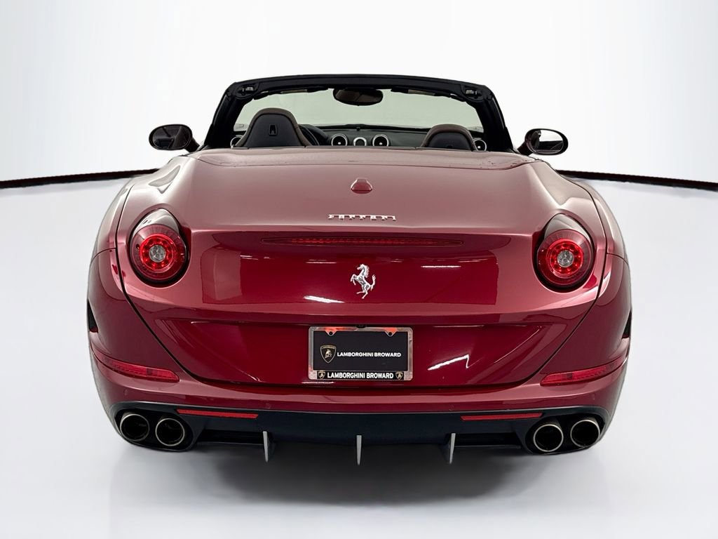 Used 2016 Ferrari California T image 6