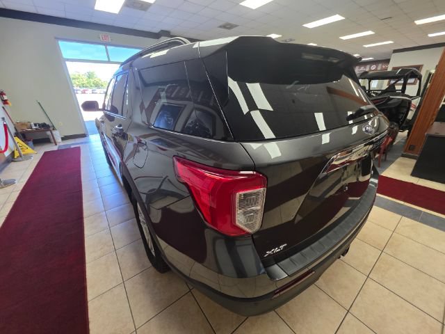 Used 2020 Ford Explorer XLT w/ Class III Trailer Tow Package AWD/4WD image 2