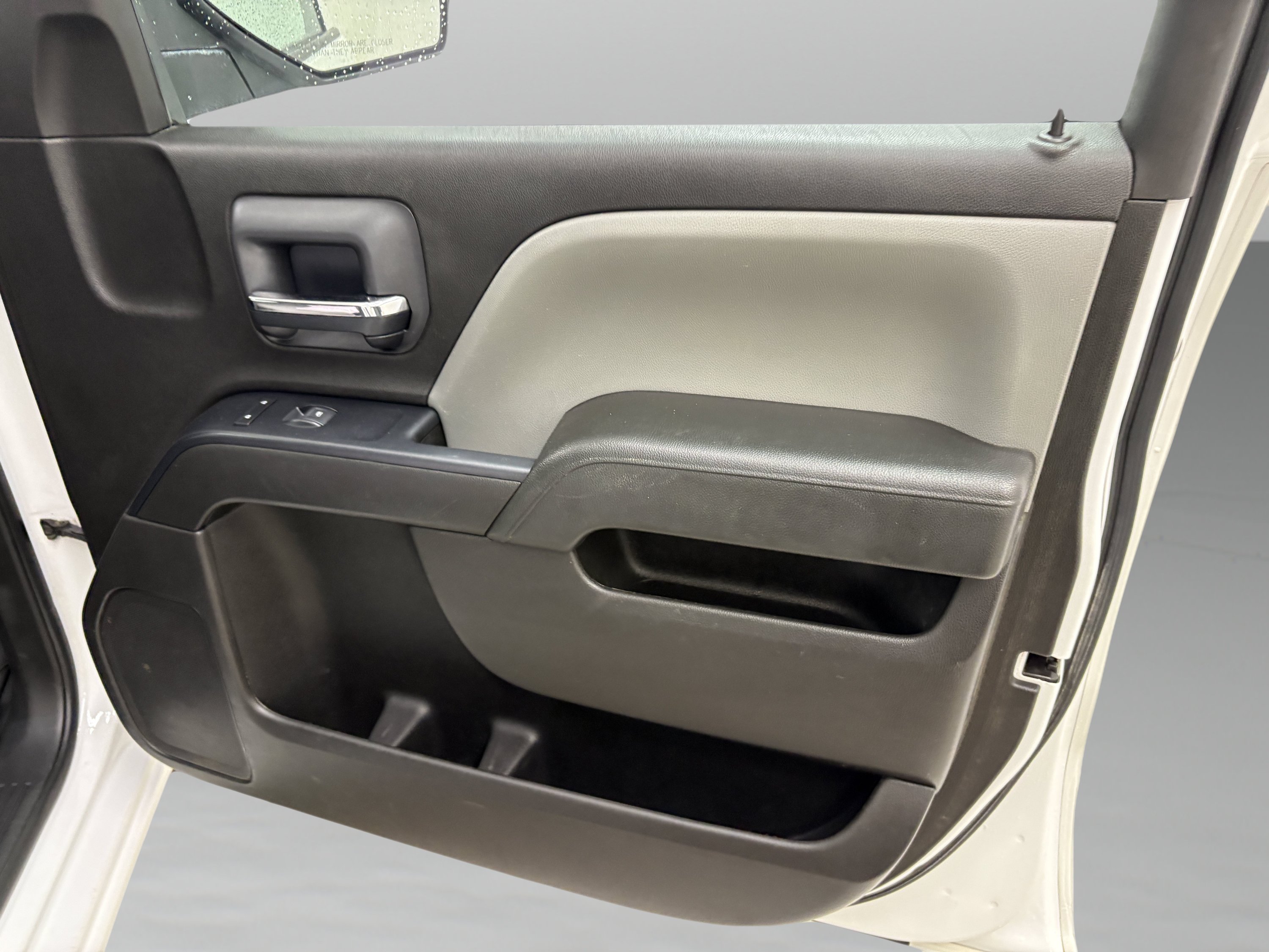 Used 2018 Chevrolet Silverado 1500 4x4 Double Cab image 24