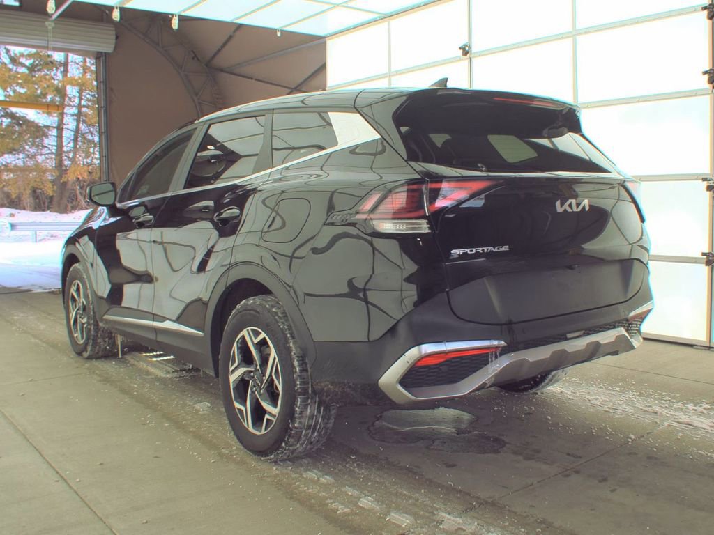 Used 2024 Kia Sportage LX image 6
