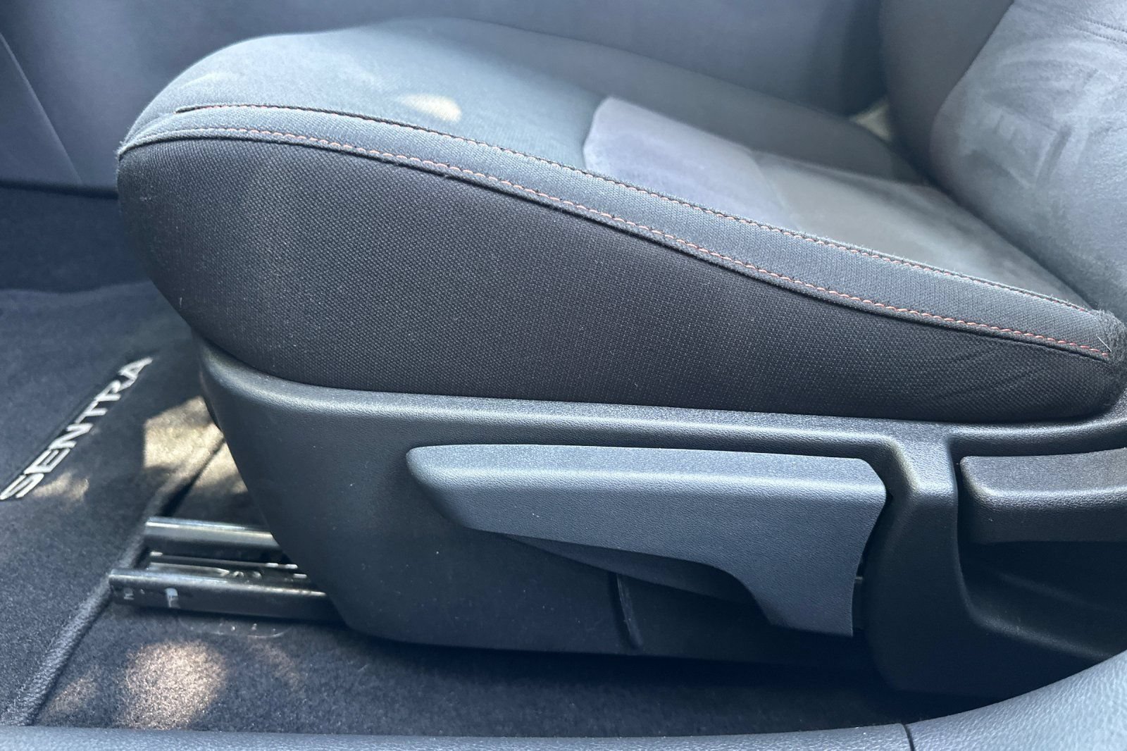 Used 2025 Nissan Sentra SR w/ Trunk Package FWD image 15