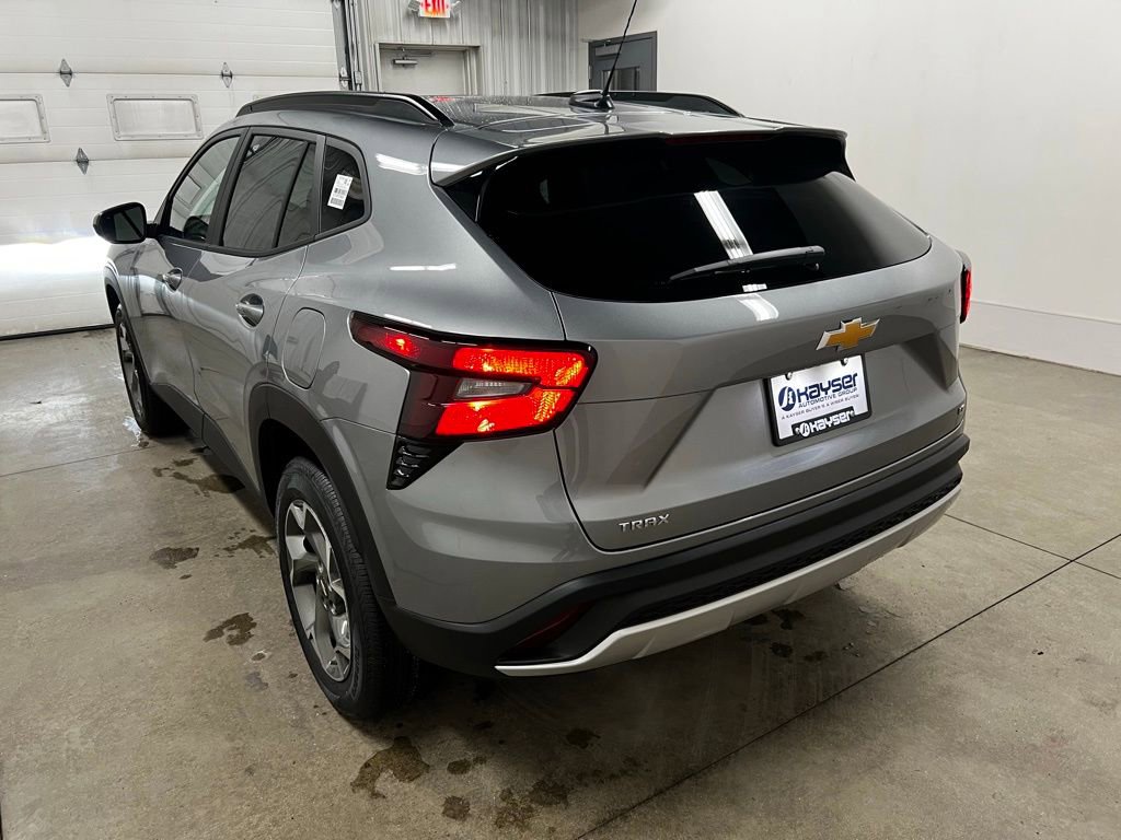 New 2026 Chevrolet Trax LT w/ Driver Confidence Package image 8