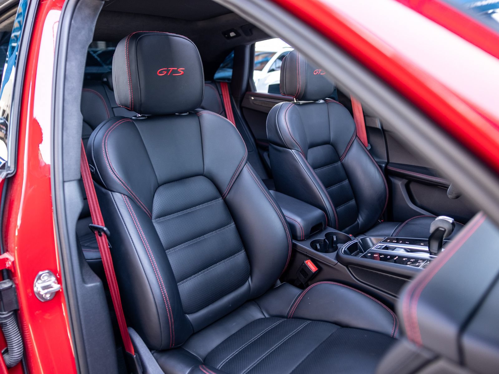 Certified 2024 Porsche Macan GTS AWD/4WD image 60