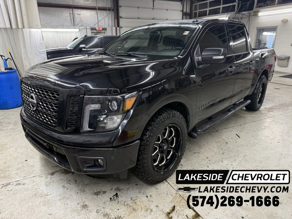 Used 2018 Nissan Titan SV w/ SV Convenience Package image 1