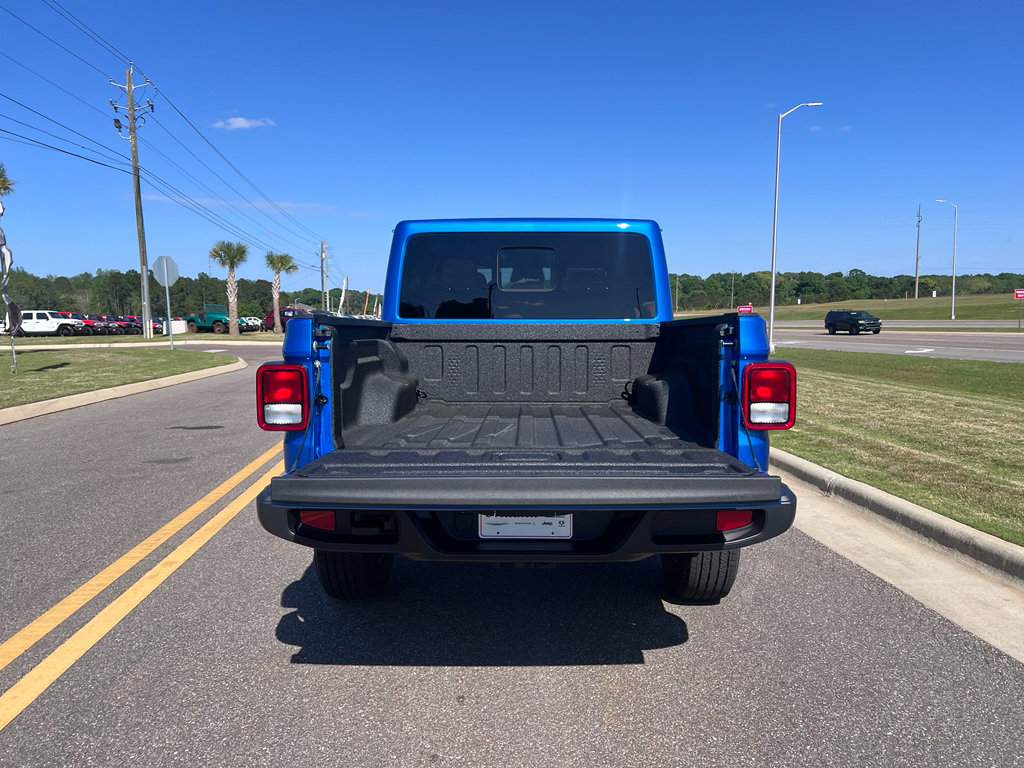 New 2026 Jeep Gladiator Sport AWD/4WD image 10