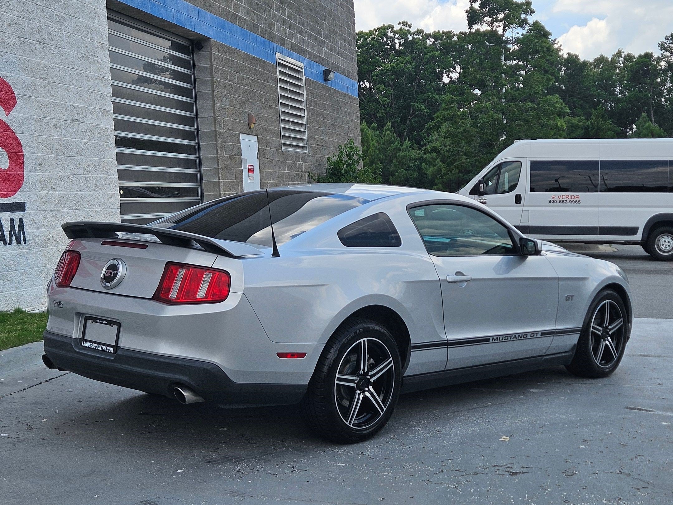 Used 2010 Ford Mustang GT Premium RWD image 7