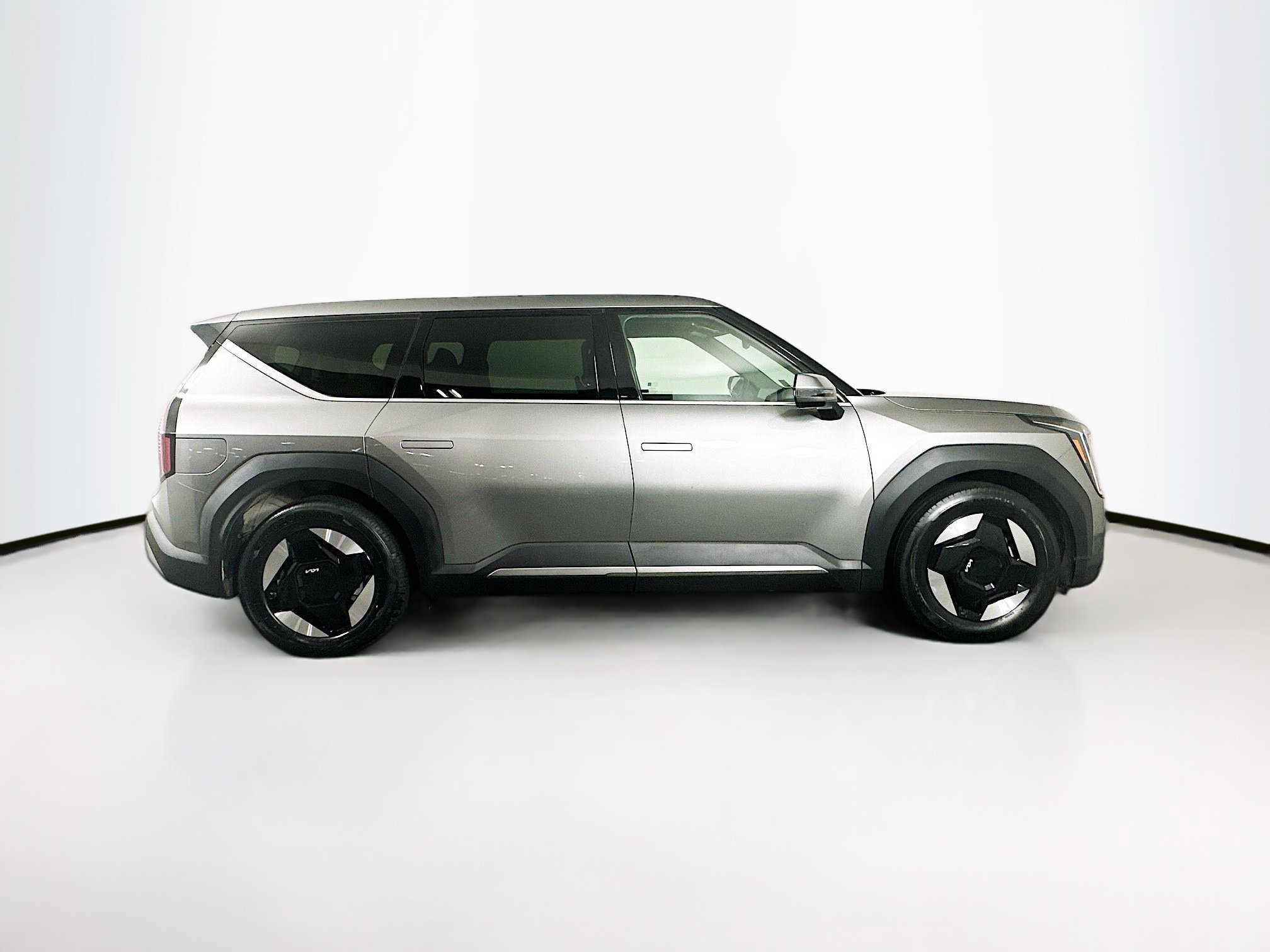 Used 2024 Kia EV9 Light RWD image 10