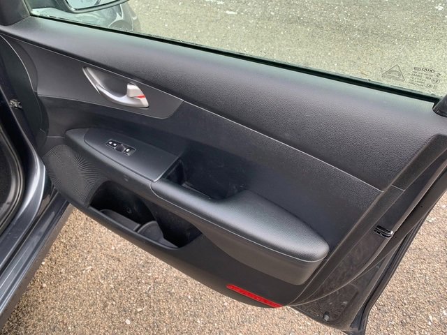 Used 2020 Kia Forte LXS image 13