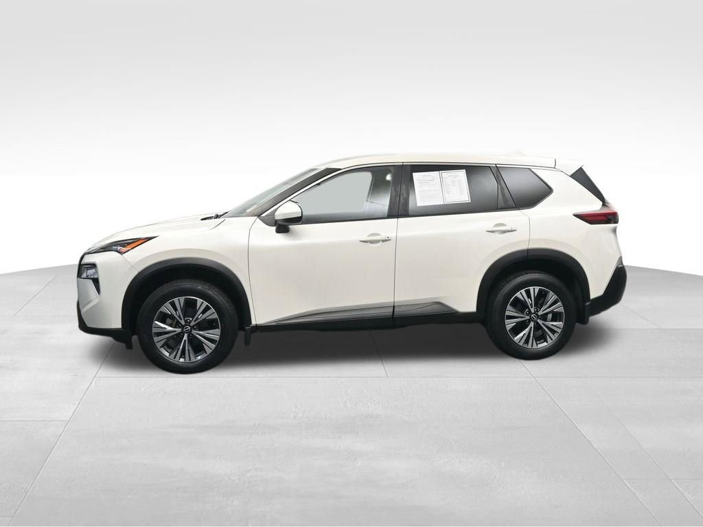Used 2023 Nissan Rogue SV FWD image 2