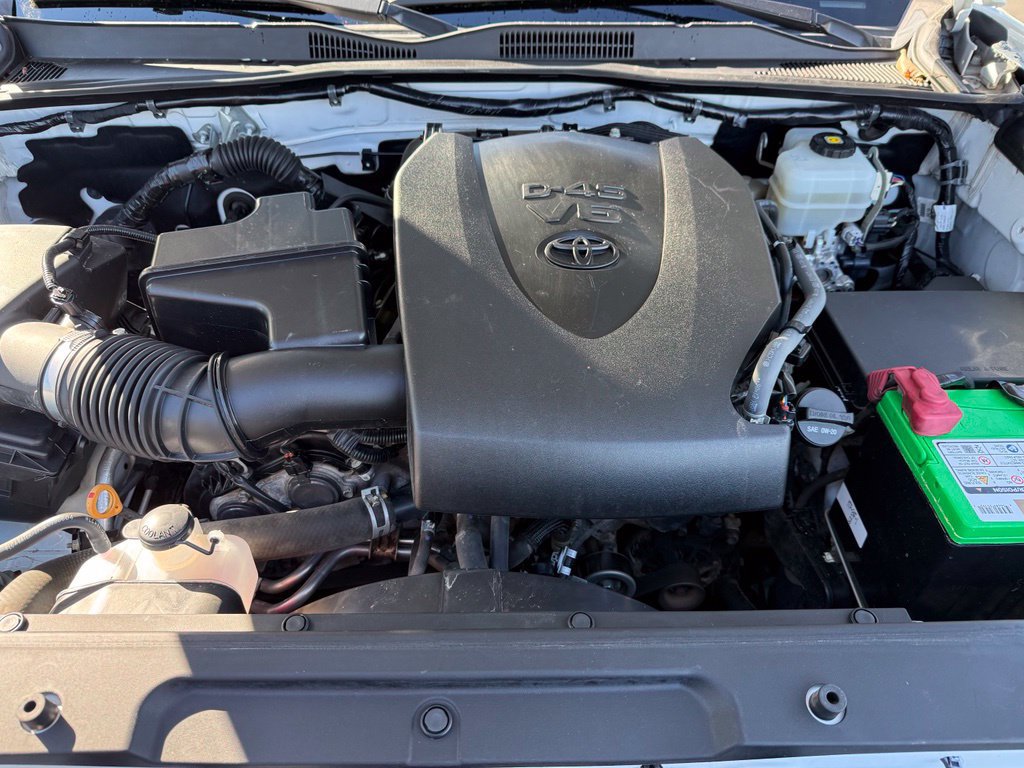 Used 2020 Toyota Tacoma TRD Off-Road w/ TRD Premium Off Road Package AWD/4WD image 10