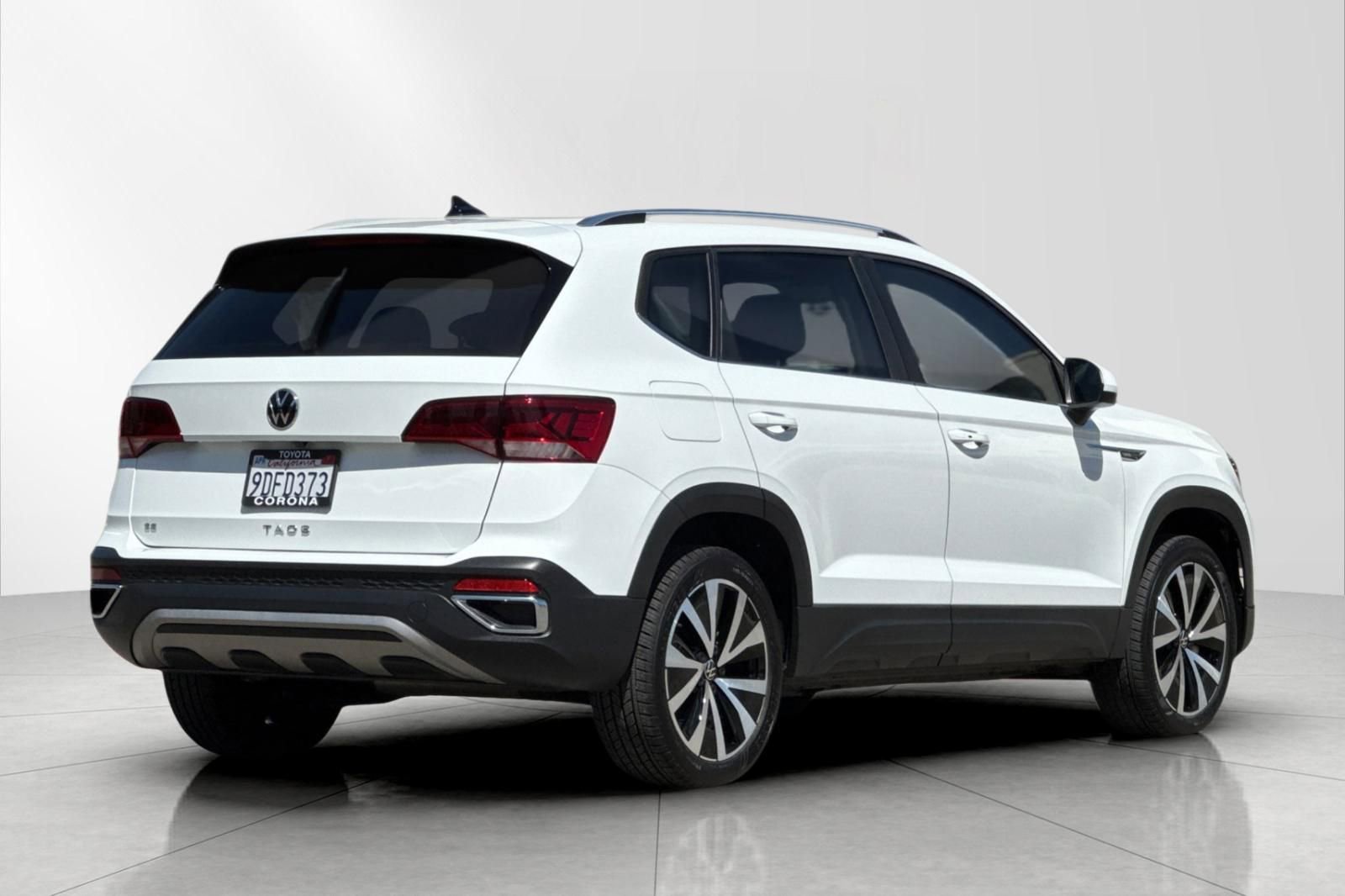 Used 2022 Volkswagen Taos SE image 3