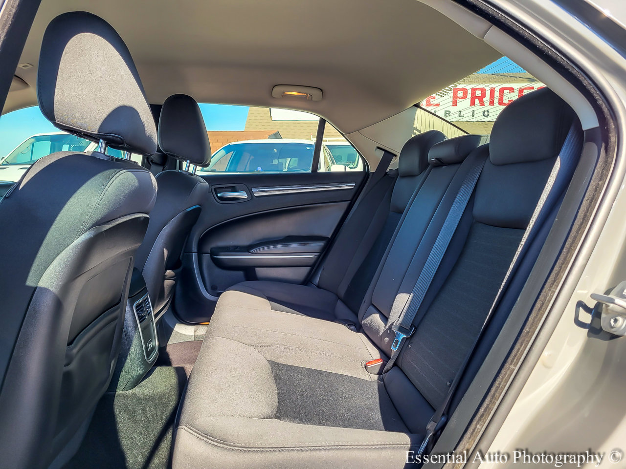 Used 2019 Chrysler 300 Touring w/ Sport Appearance Package image 9