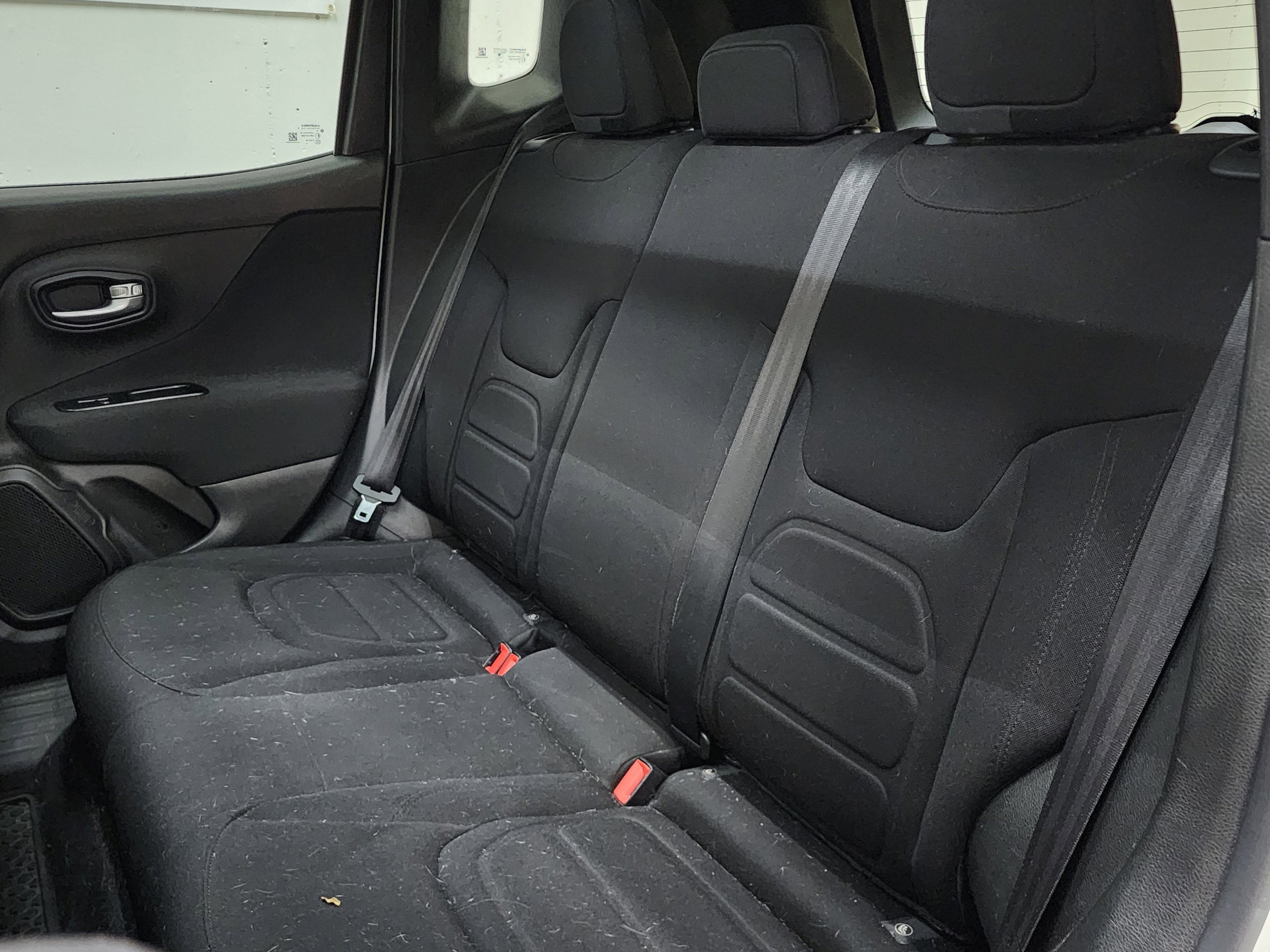 Used 2020 Jeep Renegade Latitude w/ UConnect 8.4 Nav Group FWD image 18