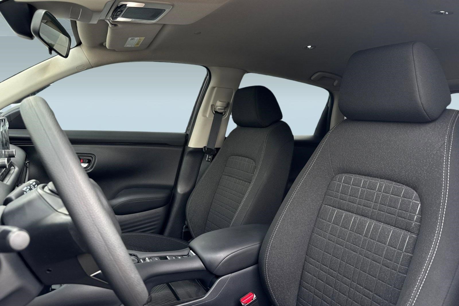 Certified 2025 Honda HR-V LX image 5