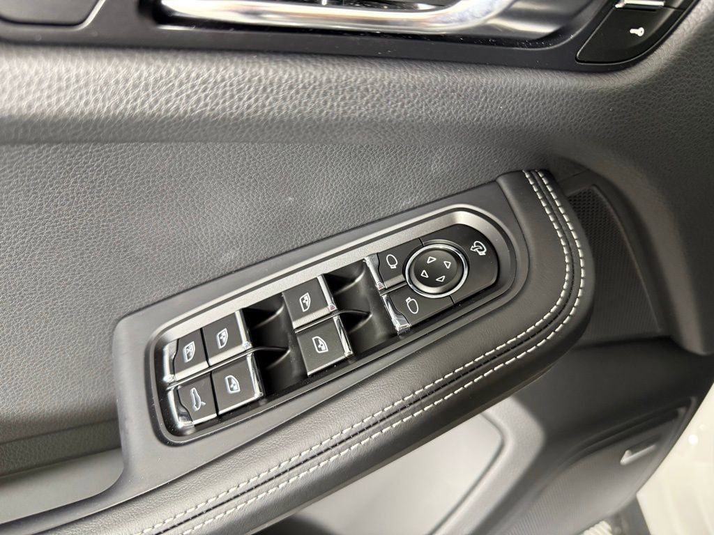 New 2025 Porsche Macan image 26