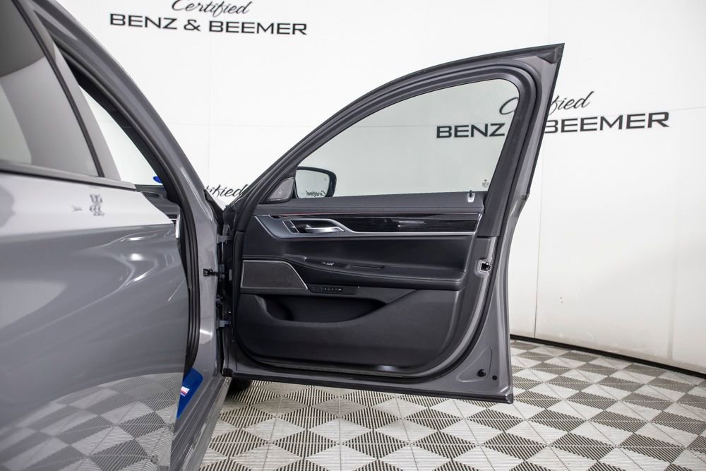 Used 2022 BMW 750i xDrive w/ M Sport Package image 20