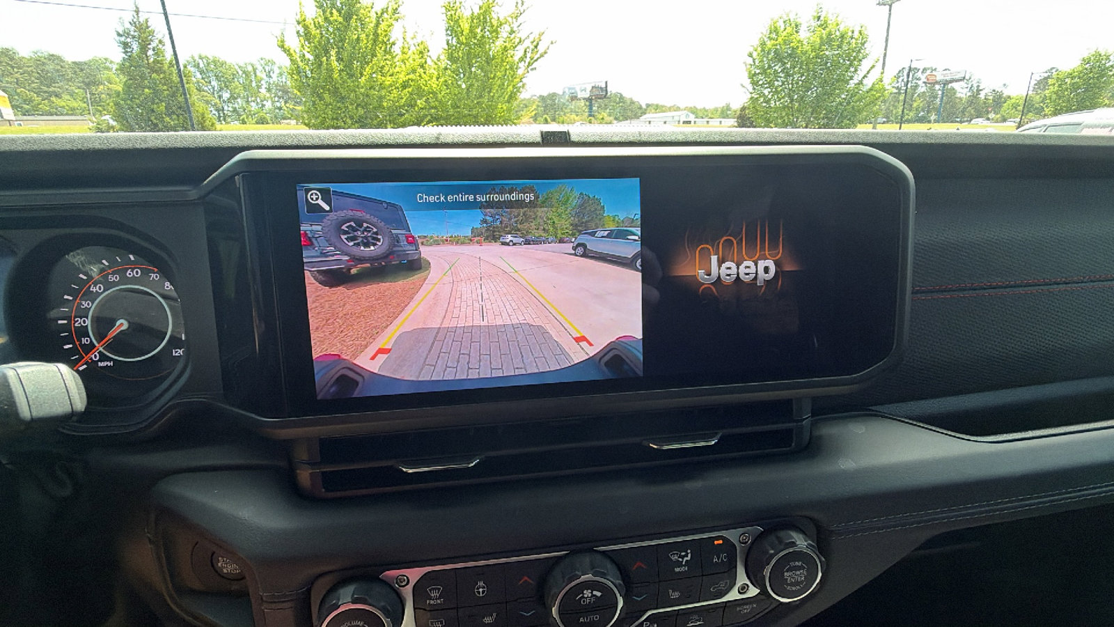 Used 2025 Jeep Gladiator Rubicon w/ Safety Group image 33