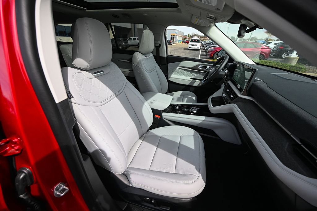 New 2026 Ford Explorer Platinum w/ LUX Leather Package AWD/4WD image 24