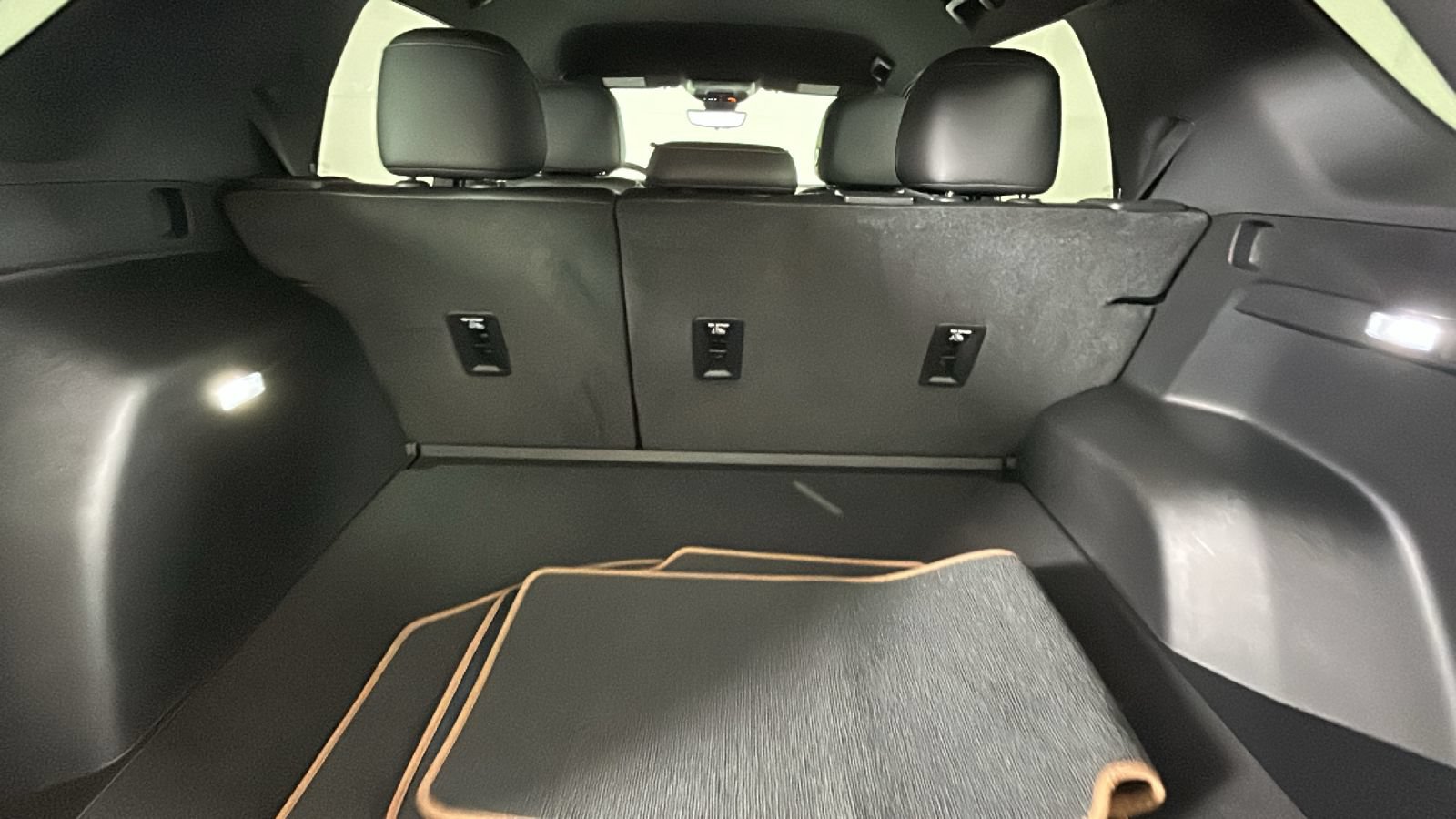 New 2026 GMC Terrain AT4 w/ Technology Package II AWD/4WD image 33