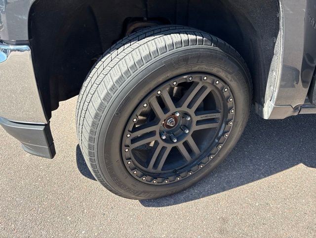 Used 2018 Chevrolet Silverado 1500 LT w/ All Star Edition AWD/4WD image 9