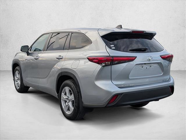 Used 2023 Toyota Highlander LE image 8