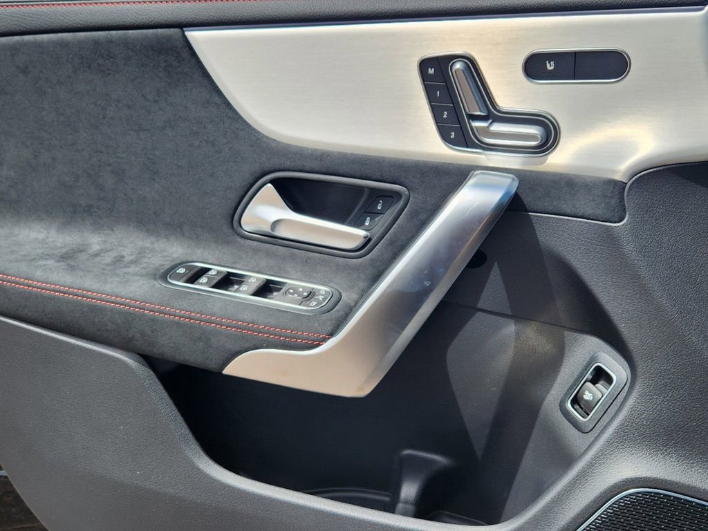 New 2025 Mercedes-Benz CLA 250 4MATIC image 7
