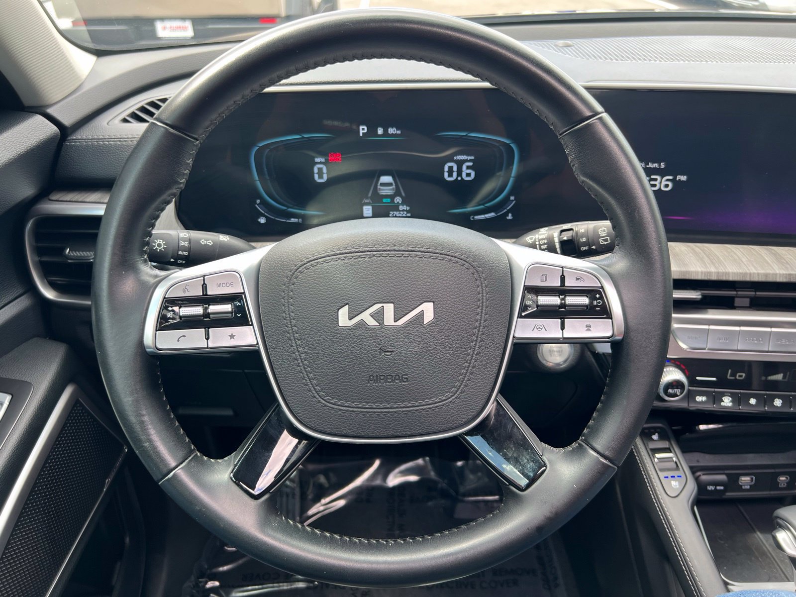 Used 2025 Kia Telluride EX w/ EX Captain's Chair Package FWD image 34