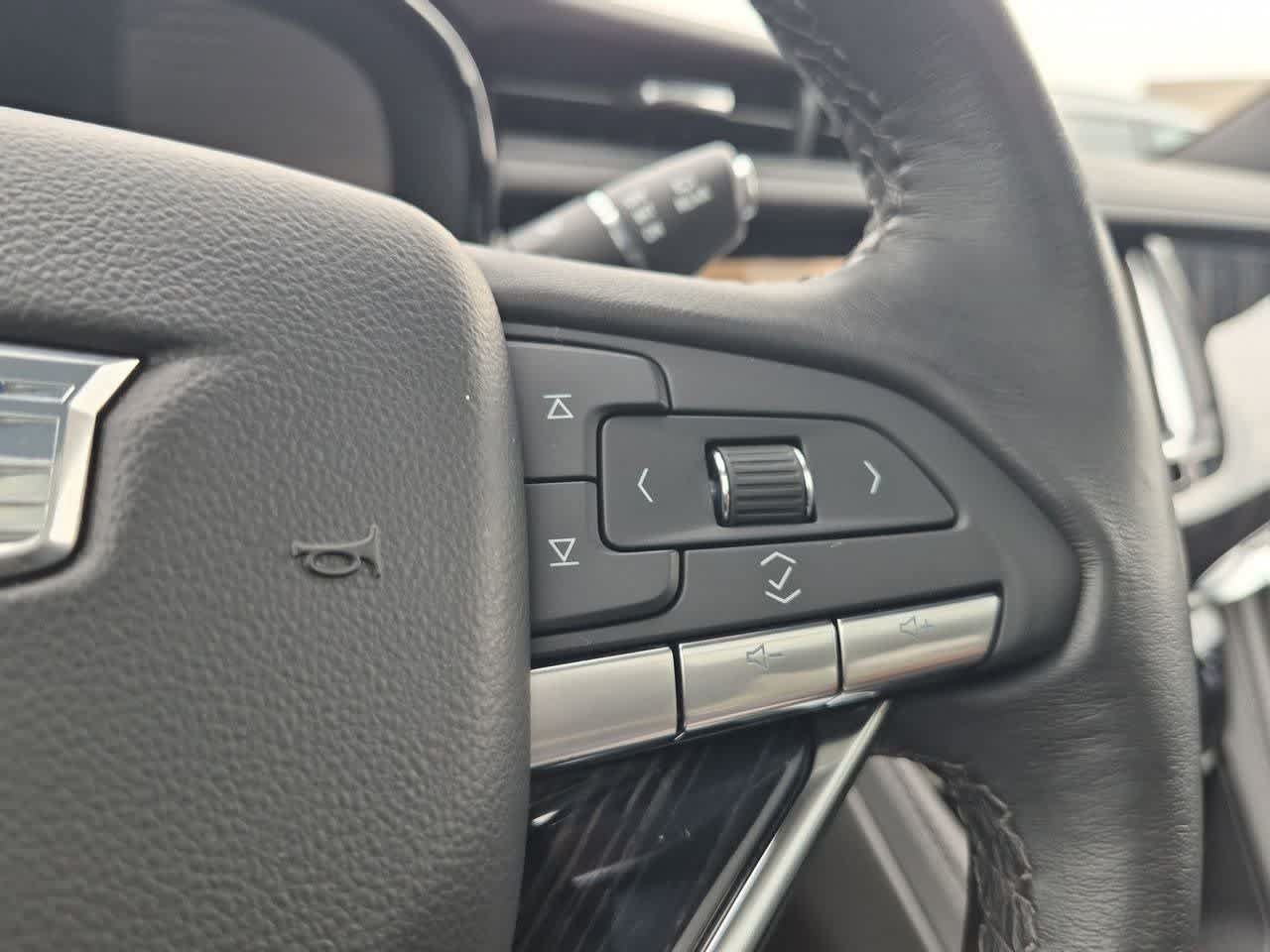 Used 2024 Cadillac XT6 Premium Luxury w/ LPO, Floor Liner Package AWD/4WD image 24