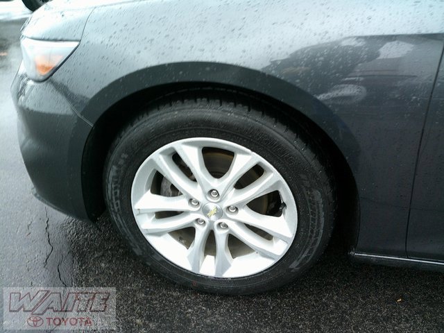 Used 2018 Chevrolet Malibu LT image 9