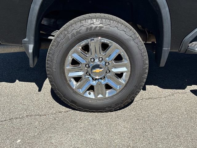 Used 2024 Chevrolet Silverado 2500 High Country w/ Technology Package AWD/4WD image 11