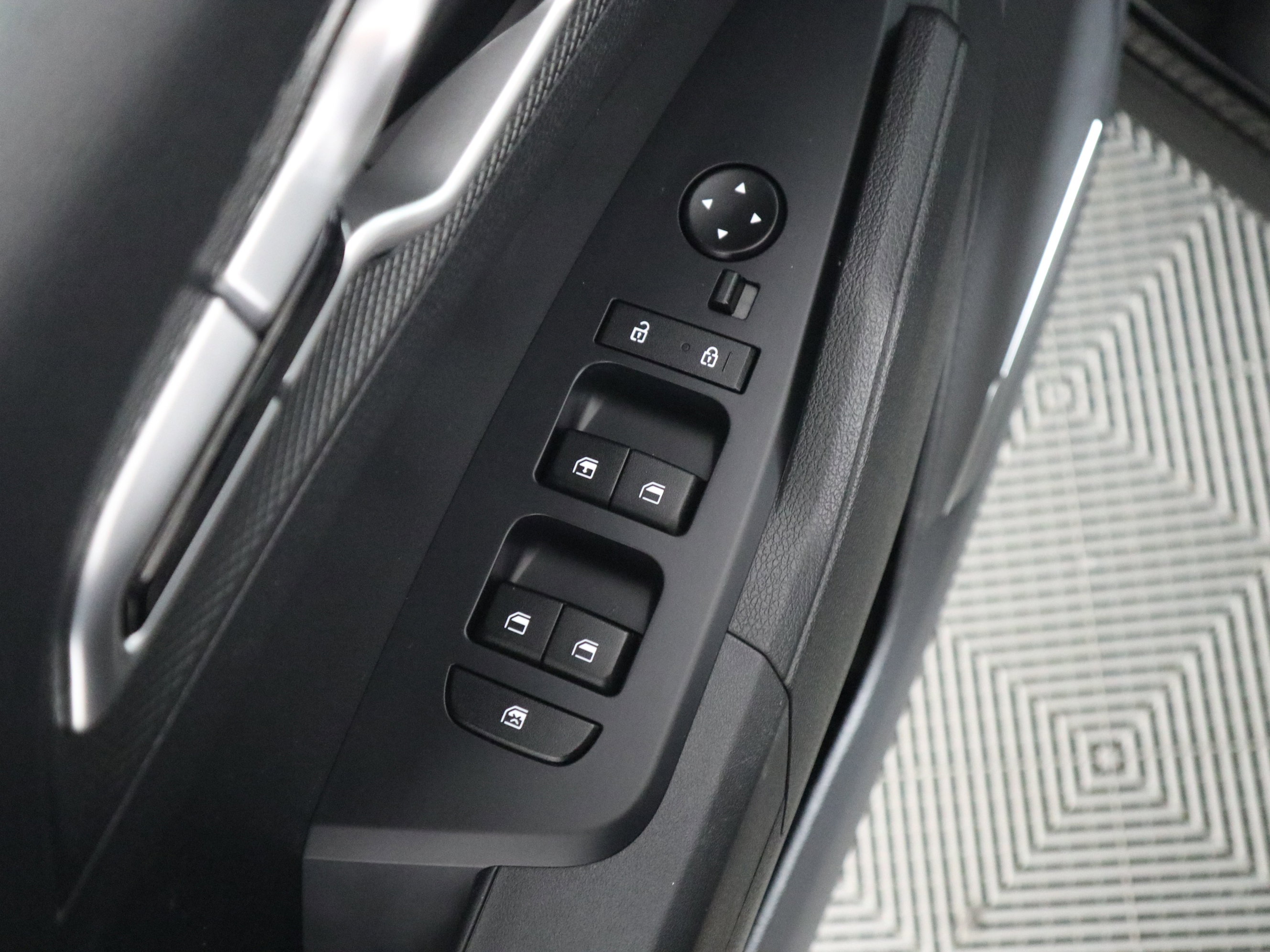 Used 2024 Kia Sportage LX image 32