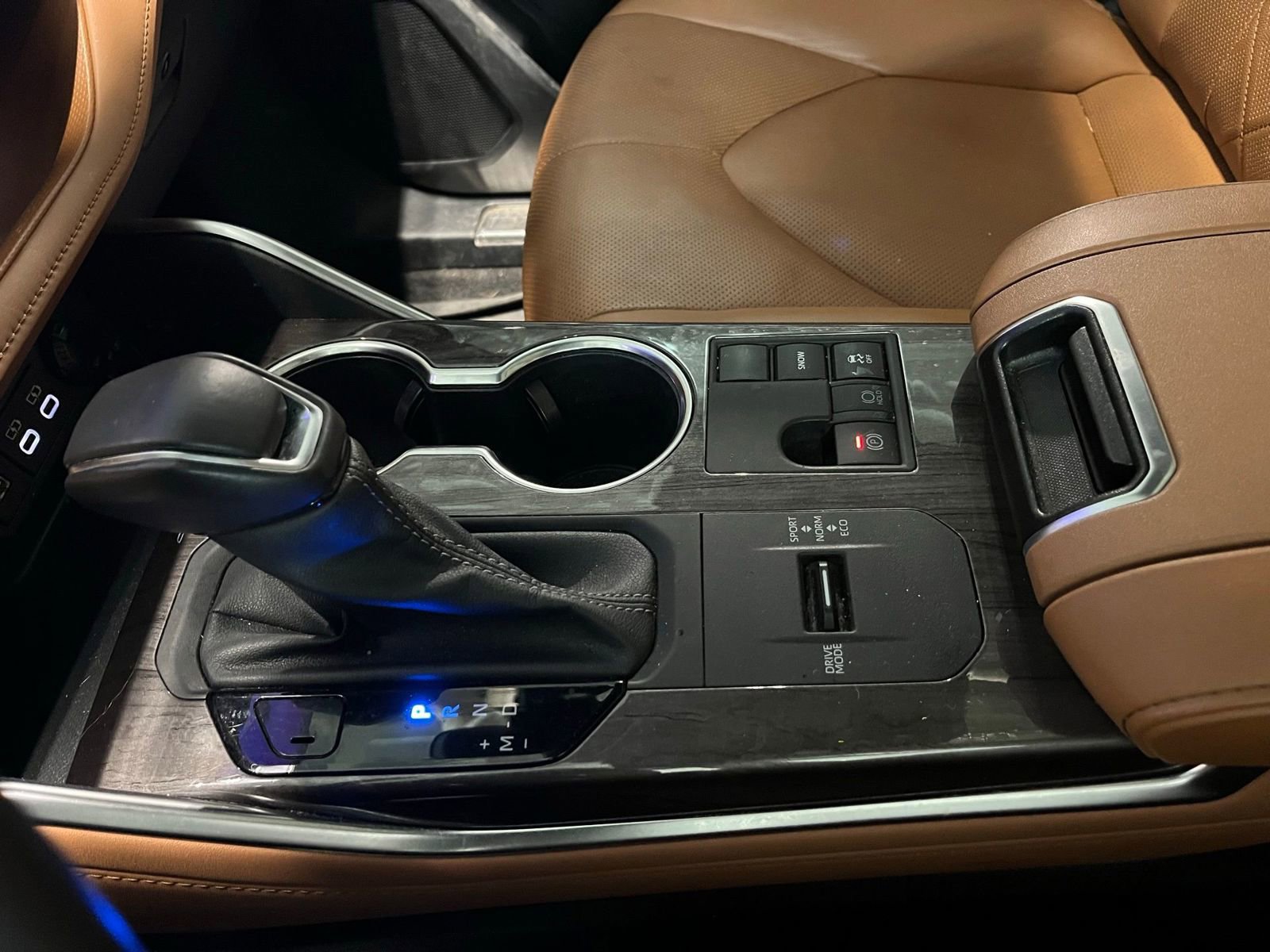 Used 2023 Toyota Highlander Platinum image 27