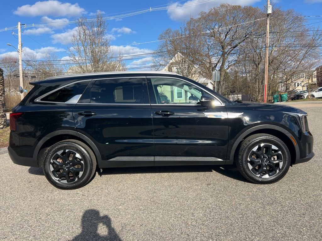 Used 2024 Kia Sorento S image 7