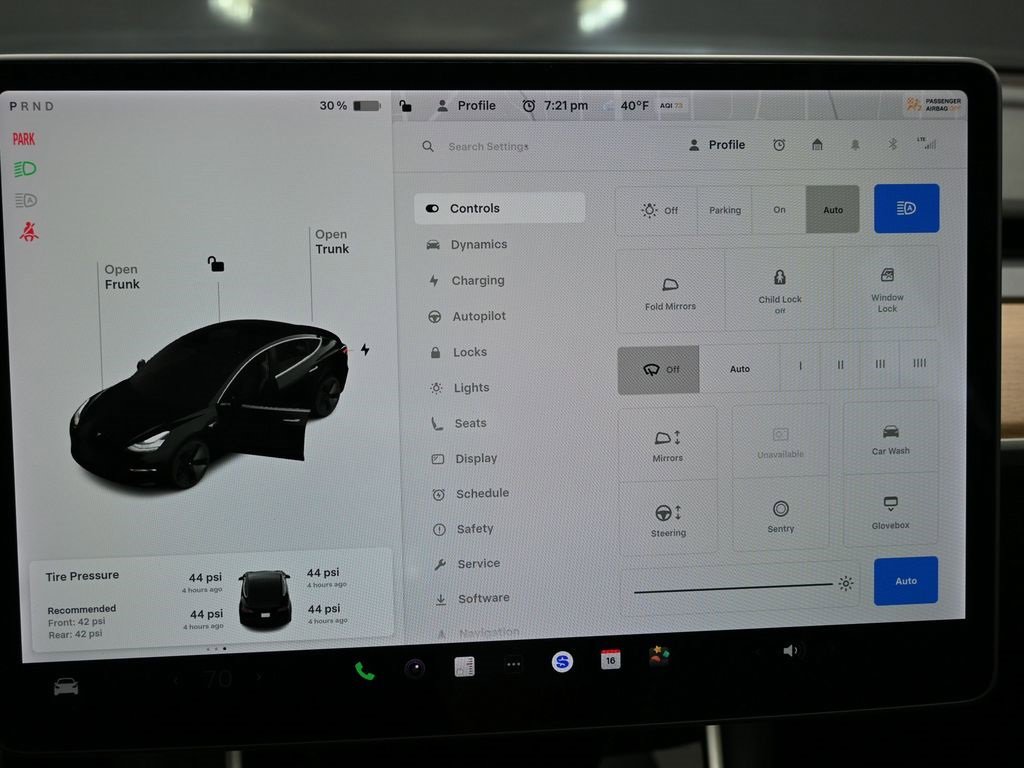 Used 2018 Tesla Model 3 Long Range image 23