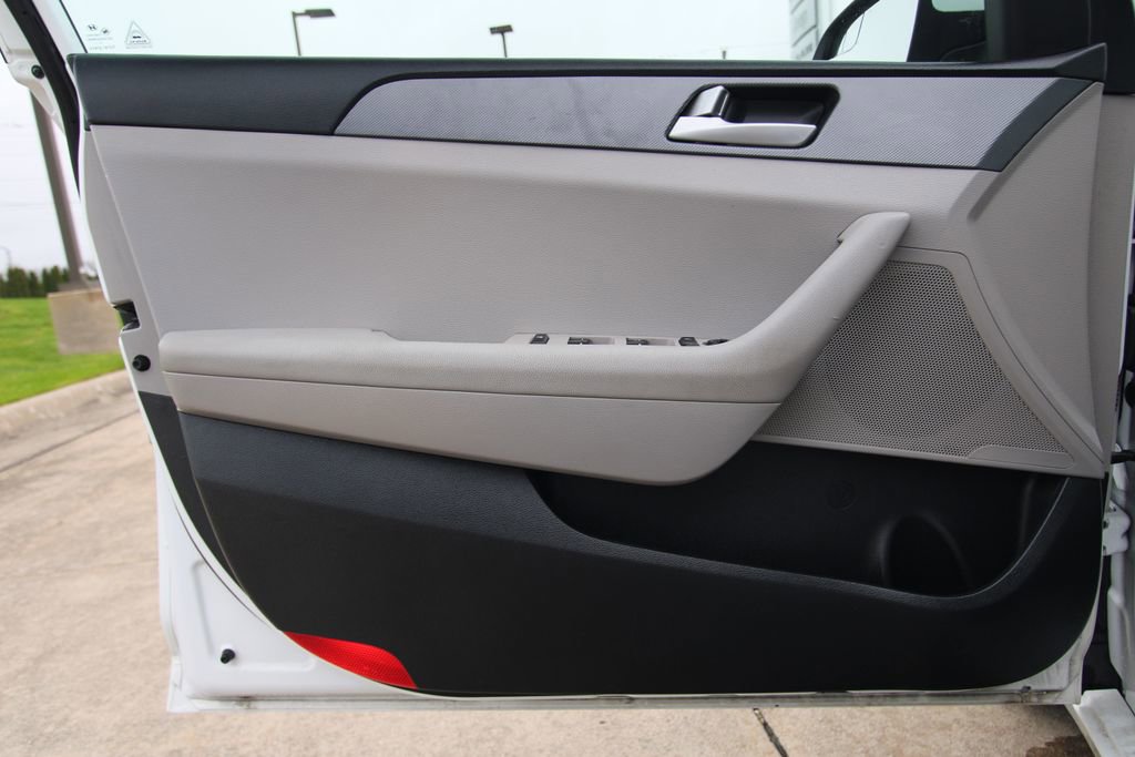 Used 2017 Hyundai Sonata SE image 29