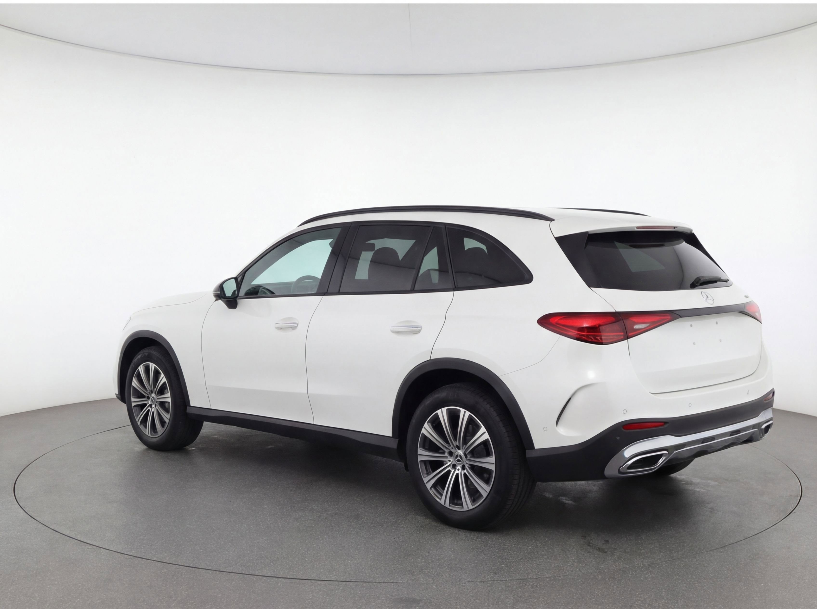 Used 2024 Mercedes-Benz GLC 300 4MATIC image 6